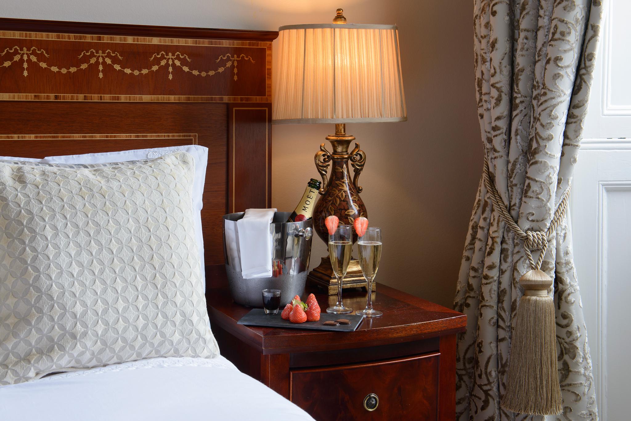 Kilkenny Hibernian Hotel ภายนอก รูปภาพ