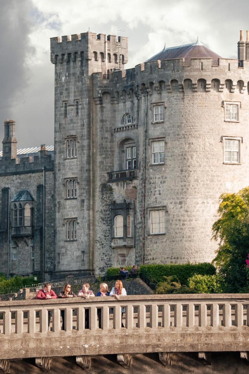 Kilkenny Hibernian Hotel ภายนอก รูปภาพ