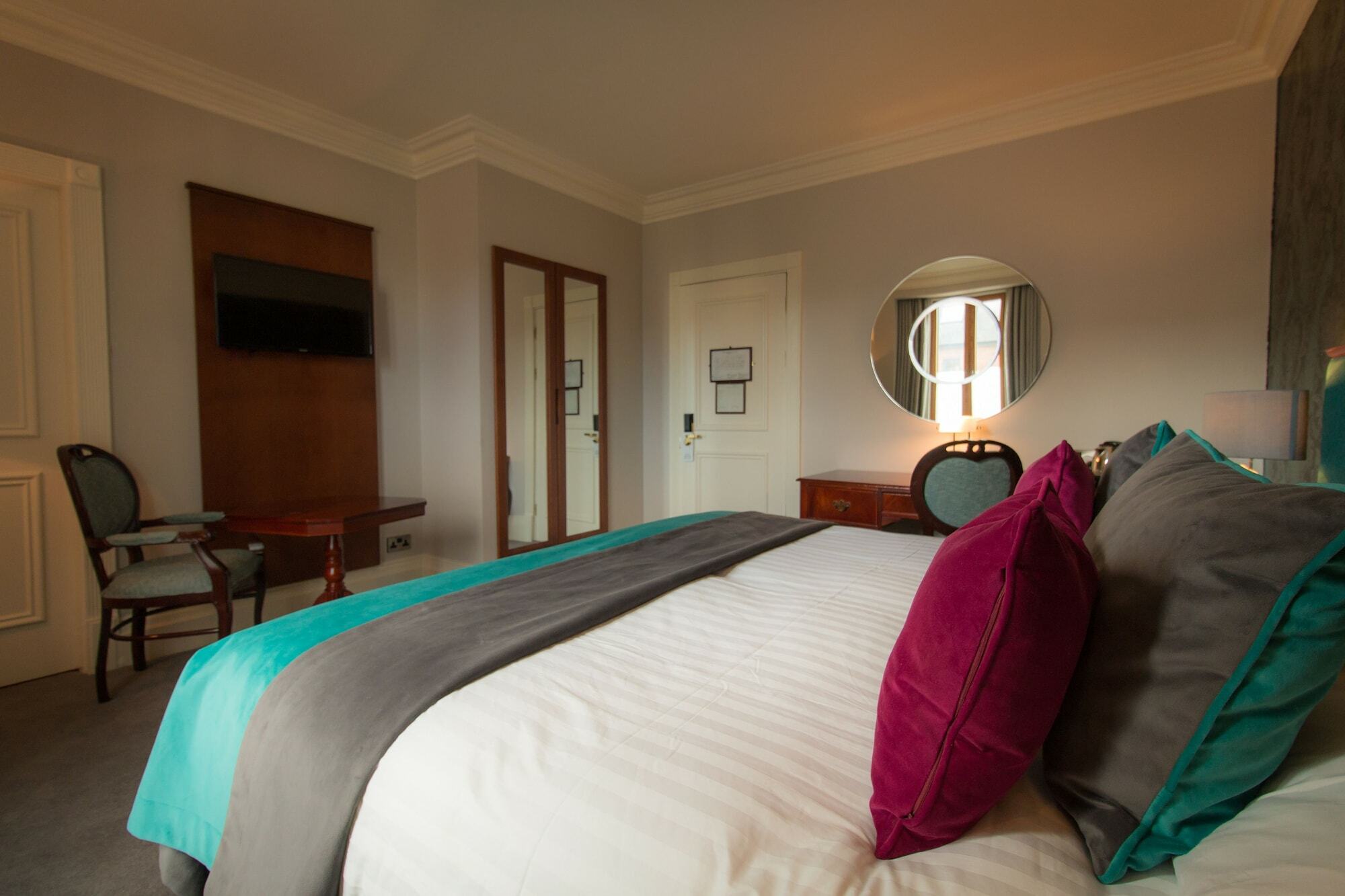Kilkenny Hibernian Hotel ภายนอก รูปภาพ