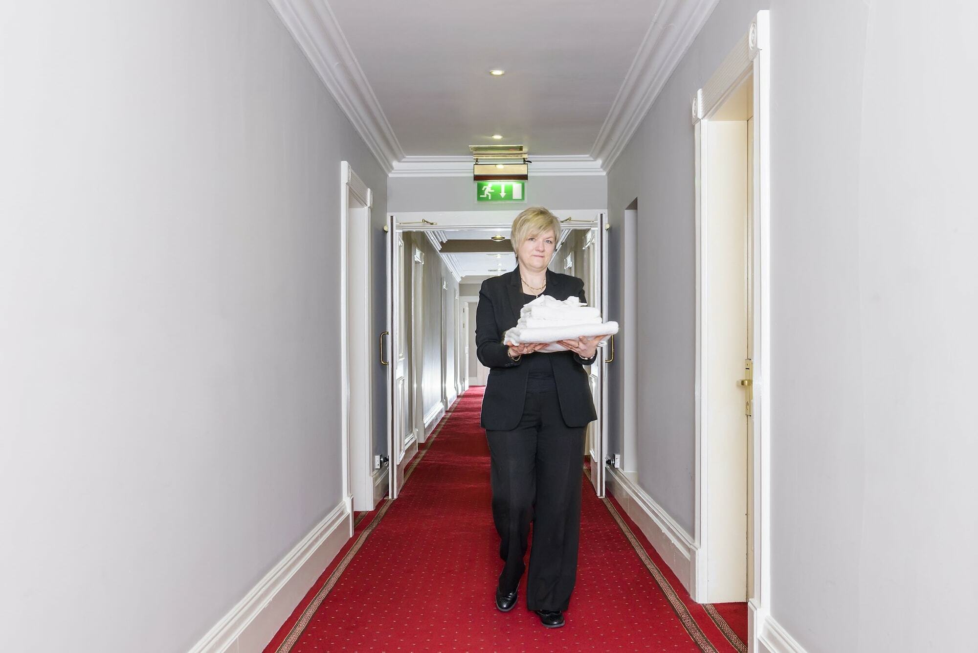 Kilkenny Hibernian Hotel ภายนอก รูปภาพ